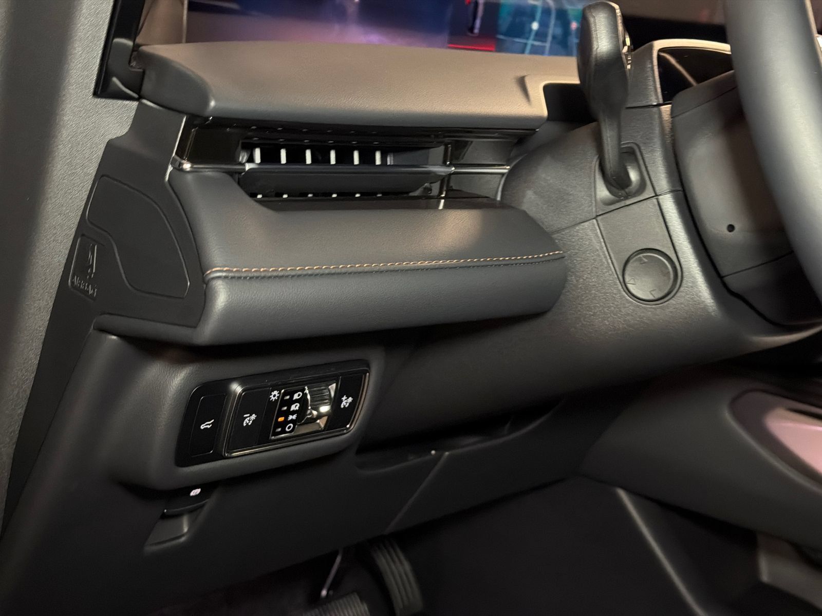 New 2026 Lincoln Nautilus Premier AWD/4WD image 17