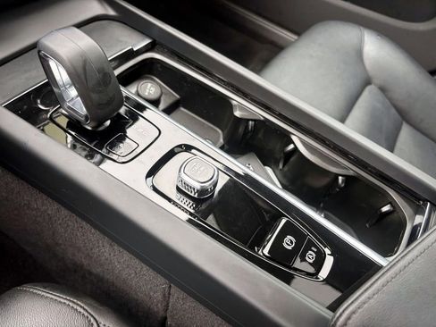 Used 2025 Volvo S60 B5 Core image 22