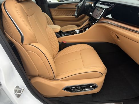 New 2026 Jeep Grand Cherokee L Summit AWD/4WD image 16