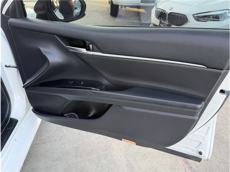 Used 2019 Toyota Camry LE FWD image 27