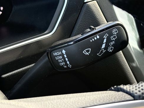Used 2024 Volkswagen Tiguan SE R-Line AWD/4WD image 21