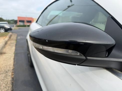 Used 2014 Volkswagen Eos FWD image 10