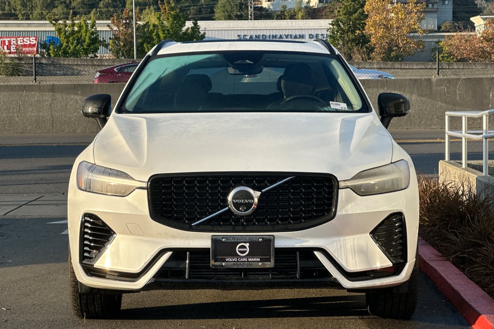 Certified 2024 Volvo XC60 T8 Plus AWD/4WD image 11