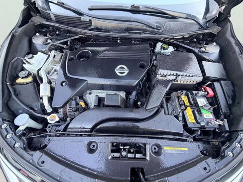 Used 2013 Nissan Altima 2.5 S FWD image 10