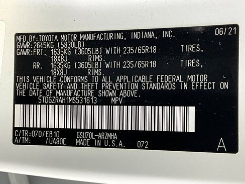 Used 2021 Toyota Highlander XLE image 31