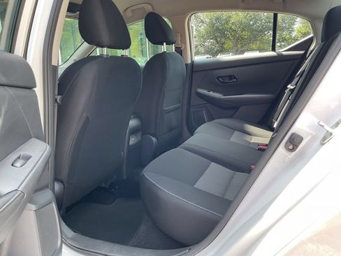 Used 2025 Nissan Sentra SV FWD image 8
