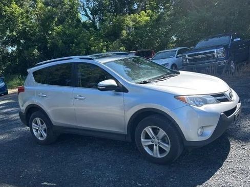 Used 2013 Toyota RAV4 XLE AWD/4WD image 10