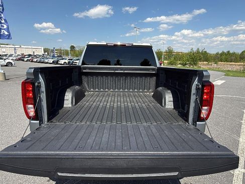 Used 2023 GMC Sierra 1500 Elevation w/ X31 Off-Road Package AWD/4WD image 19