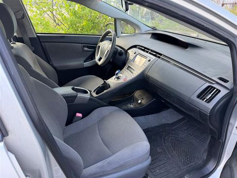 Used 2013 Toyota Prius Two image 5