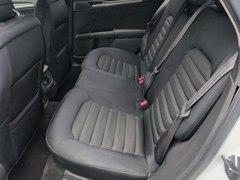 Used 2013 Ford Fusion SE FWD image 19