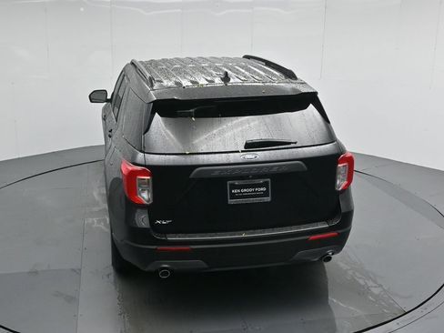 Certified 2022 Ford Explorer XLT w/ Equipment Group 202A image 47
