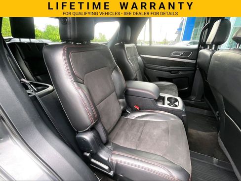 Used 2018 Ford Explorer XLT AWD/4WD image 23