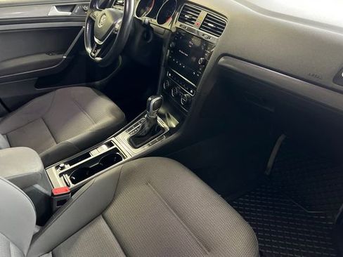 Used 2019 Volkswagen e-Golf SE w/ Driver Assistance Package image 18
