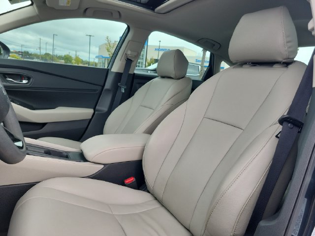 Used 2024 Honda Accord EX image 11