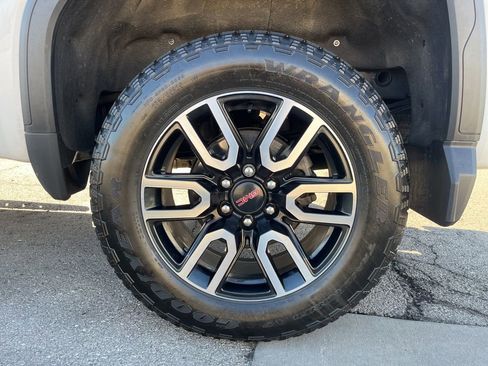 Used 2024 GMC Sierra 1500 AT4 w/ Technology Package image 15