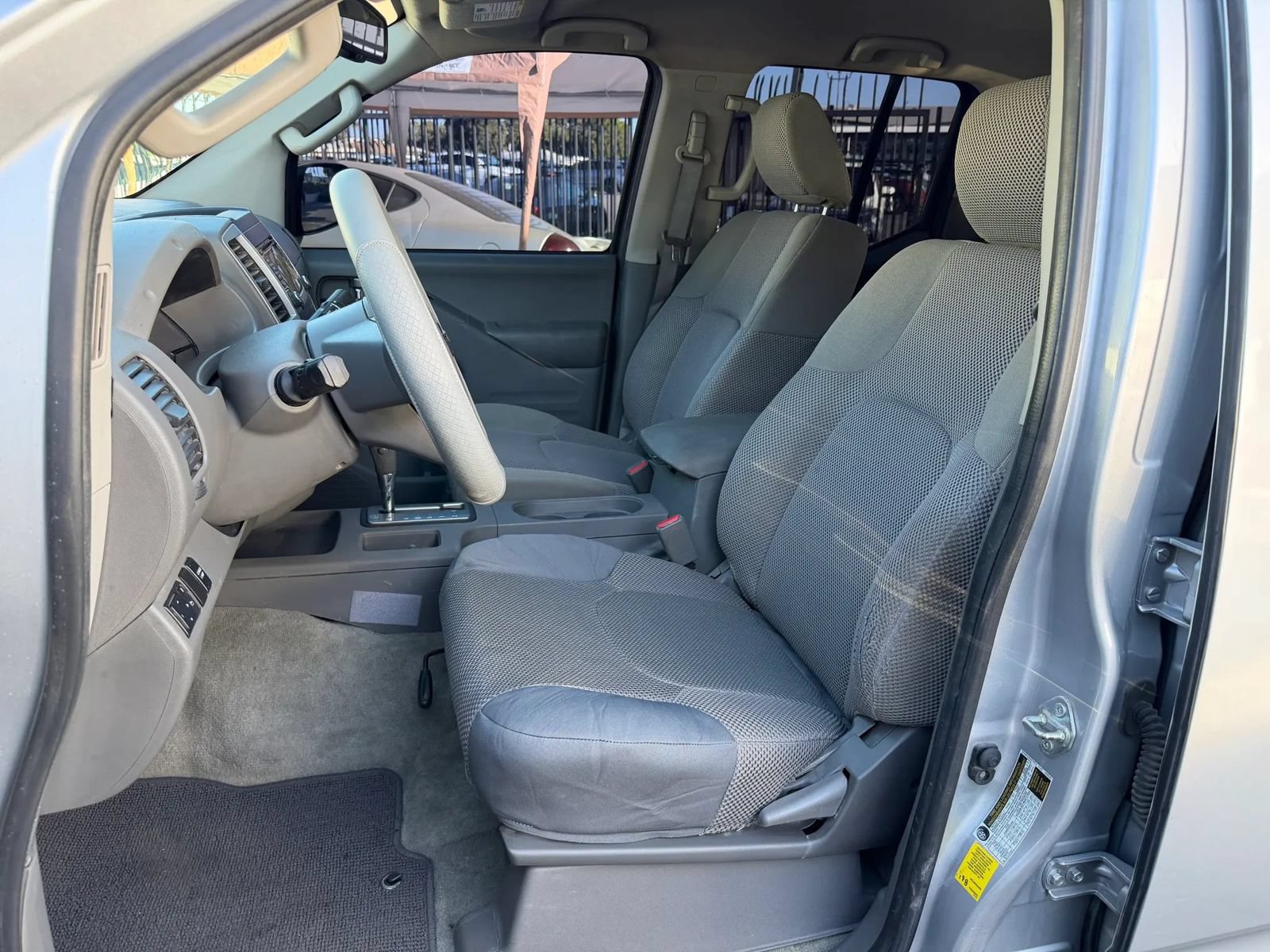 Used 2016 Nissan Frontier SV w/ SV Value Truck Package RWD image 14