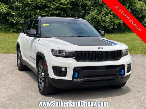 Used 2024 Jeep Grand Cherokee Trailhawk w/ Luxury Tech Group III AWD/4WD image 1
