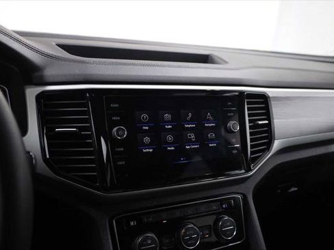 Used 2023 Volkswagen Atlas Cross Sport SE FWD image 29