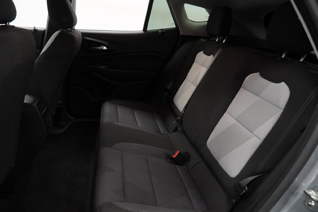 Used 2024 Chevrolet Trax LS w/ Driver Confidence Package FWD image 10