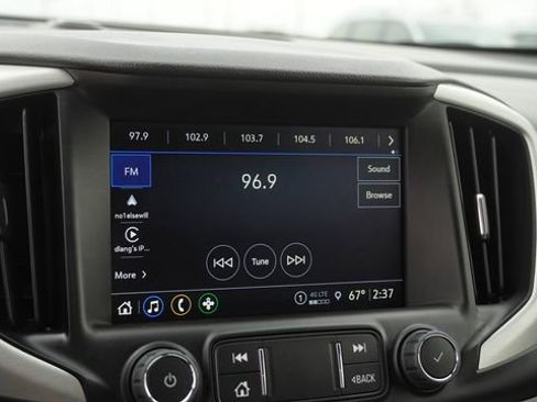 Used 2024 GMC Terrain SLT image 22