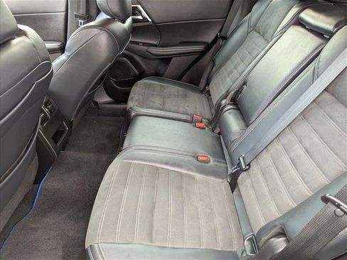 Used 2023 Mitsubishi Outlander SE image 20