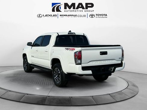Used 2023 Toyota Tacoma TRD Sport image 3