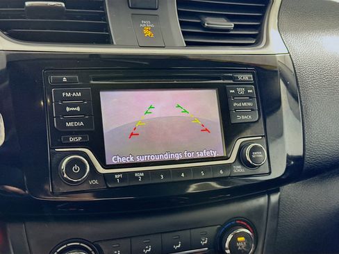 Used 2017 Nissan Sentra SV FWD image 21