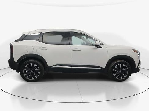 Used 2025 Nissan Kicks SR image 11