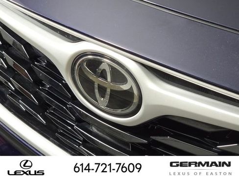Used 2020 Toyota Highlander XLE AWD/4WD image 15