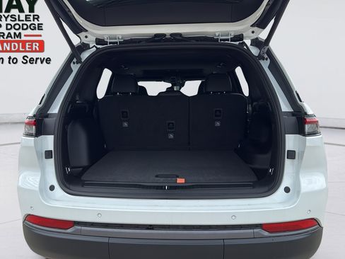 New 2026 Jeep Grand Cherokee Altitude AWD/4WD image 13