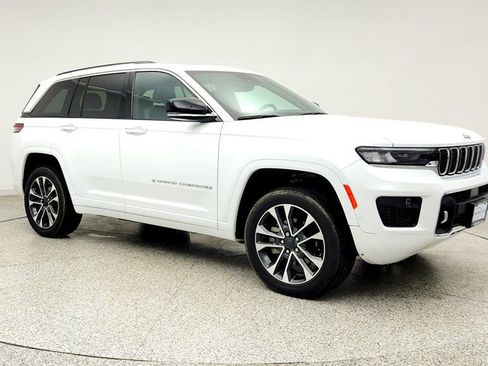 Used 2023 Jeep Grand Cherokee Overland AWD/4WD image 3