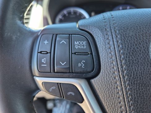 Used 2018 Toyota Highlander Limited AWD/4WD image 27