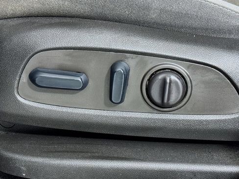Used 2022 Chevrolet Equinox LT w/ LPO, Floor Liner Package AWD/4WD image 13