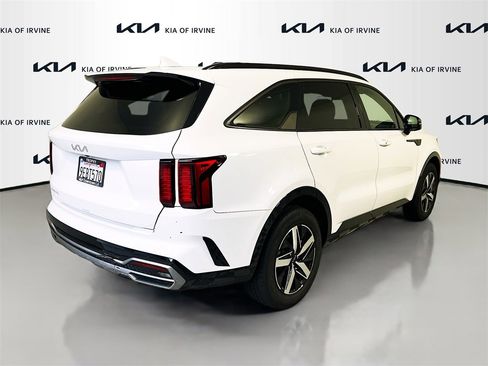 Certified 2023 Kia Sorento EX w/ Panoramic Sunroof Package image 8