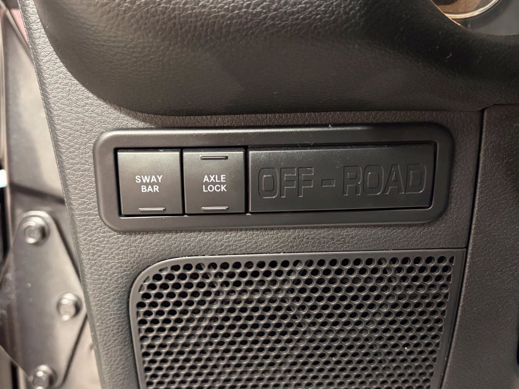Used 2016 Jeep Wrangler Unlimited Rubicon w/ Connectivity Group AWD/4WD image 14