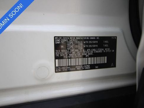 Used 2020 Toyota RAV4 XLE Premium FWD image 8