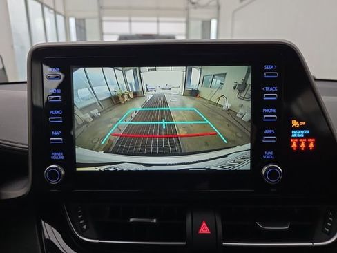 Used 2022 Toyota C-HR XLE image 20