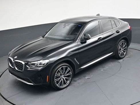 Used 2025 BMW X4 xDrive30i w/ Premium Package image 27