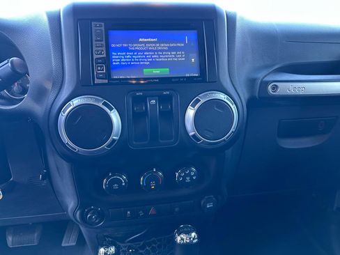 Used 2013 Jeep Wrangler Sahara w/ Dual Top Group image 19