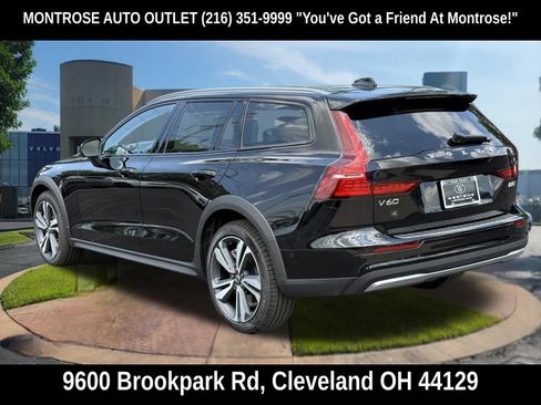 New 2026 Volvo V60 B5 Cross Country Plus w/ Protection Package Premier AWD/4WD image 3