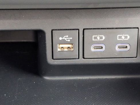 Used 2023 Toyota Highlander XLE FWD image 22
