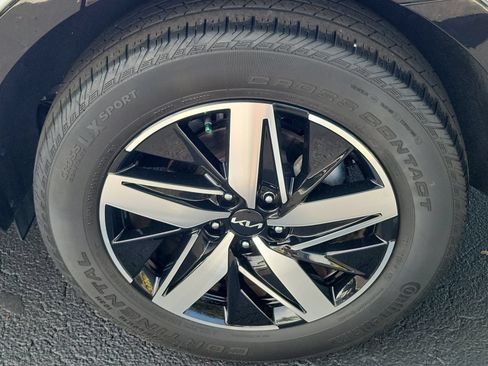 Used 2023 Kia Sorento S FWD image 8