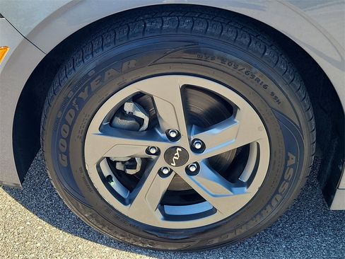 Used 2023 Kia K5 LXS image 11