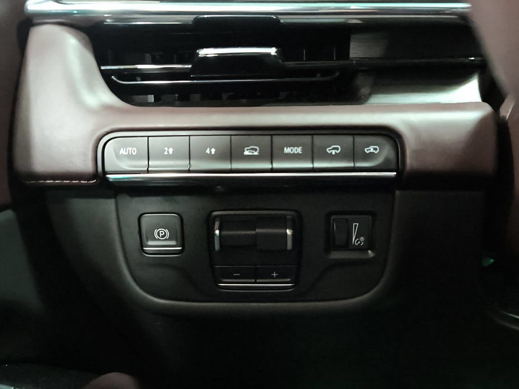 Used 2022 Cadillac Escalade Sport Platinum AWD/4WD image 20