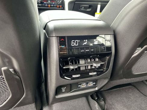 New 2025 Jeep Grand Cherokee L Altitude image 17