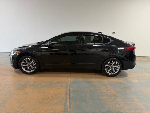Used 2018 Hyundai Elantra SEL FWD image 2