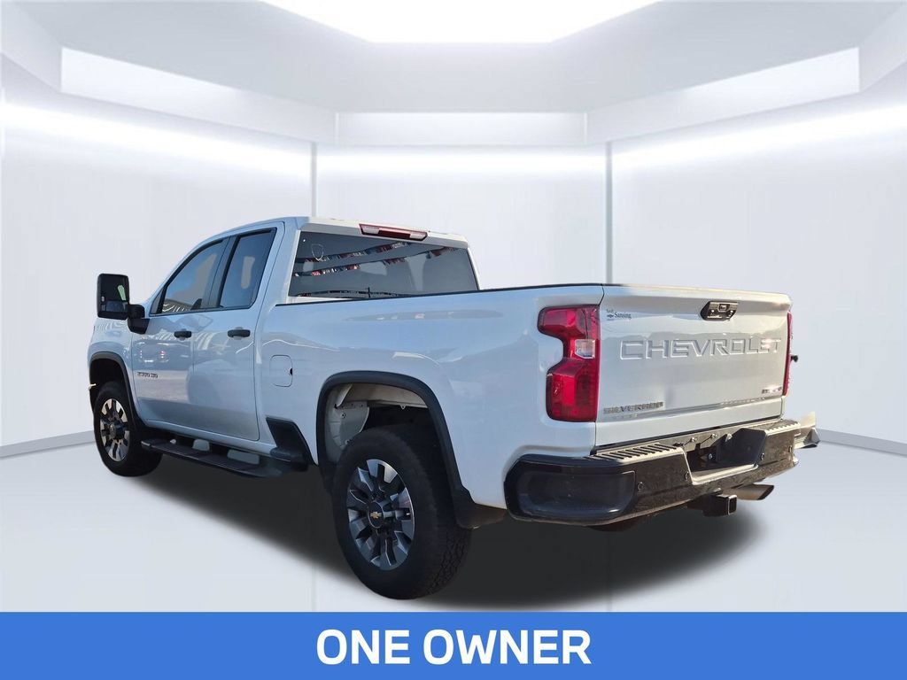 Used 2025 Chevrolet Silverado 2500 Custom w/ Custom Value Package AWD/4WD image 2