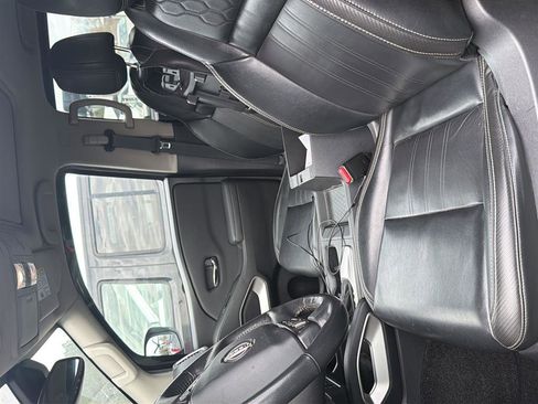 Used 2022 Nissan Frontier SV w/ SV Premium Package image 14