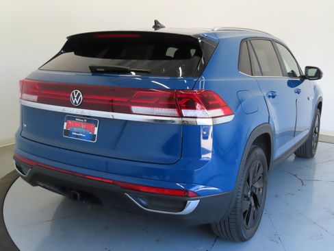 New 2025 Volkswagen Atlas Cross Sport SE image 4