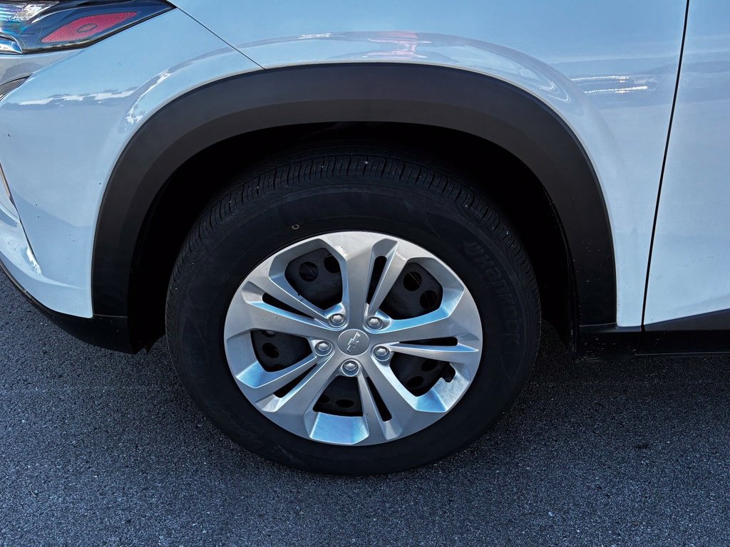 Used 2024 Chevrolet Trax LS w/ Driver Confidence Package FWD image 38